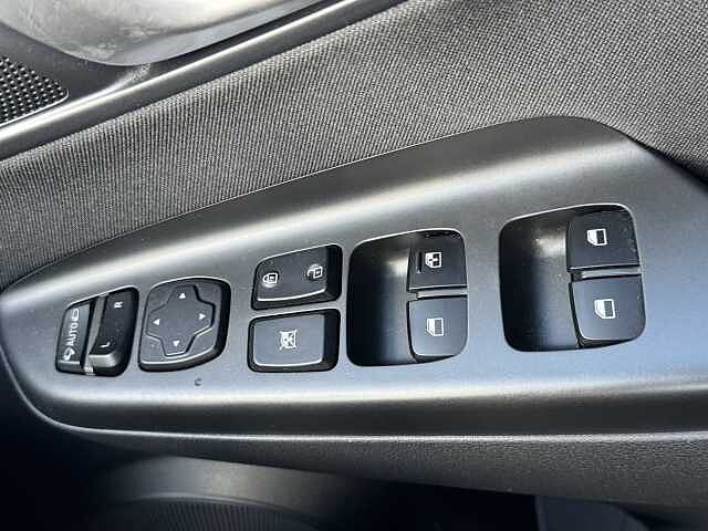 Hyundai KONA 1.6 GDi Hybrid Premium 5dr DCT Red