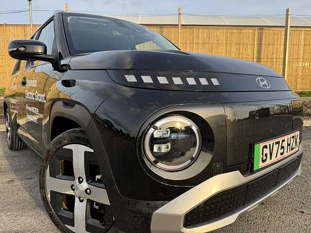 Hyundai INSTER 85kW 02 49kWh 5dr Auto Black