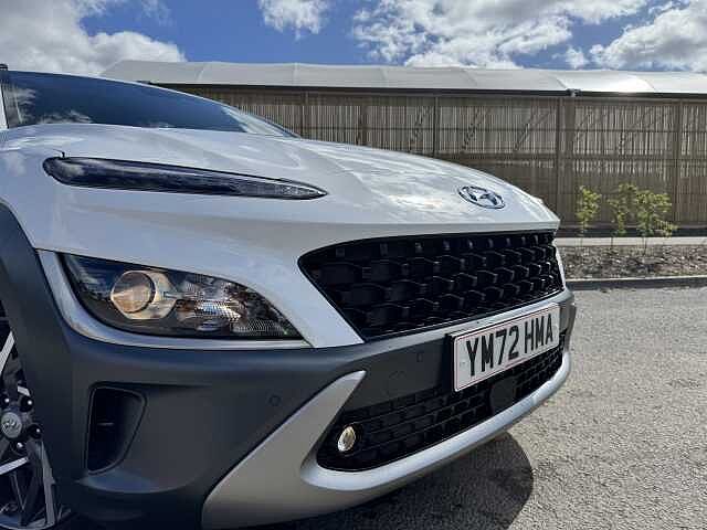 Hyundai KONA 1.6 GDi Hybrid Premium 5dr DCT White