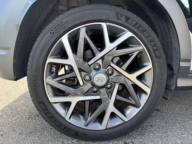 Hyundai KONA 1.6 GDi Hybrid Premium 5dr DCT White