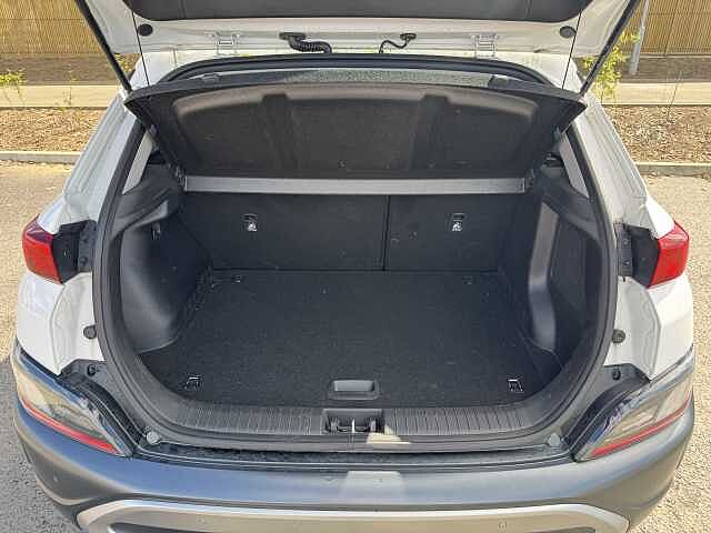 Hyundai KONA 1.6 GDi Hybrid Premium 5dr DCT White