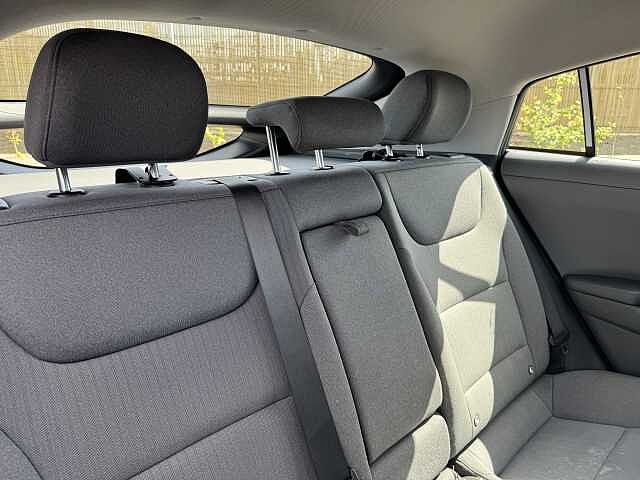 Hyundai IONIQ 1.6 GDi Hybrid Premium 5dr DCT