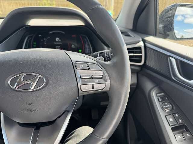 Hyundai IONIQ 1.6 GDi Hybrid Premium 5dr DCT