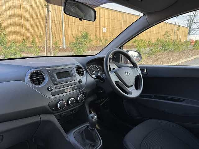 Hyundai i10 1.0 S 5dr