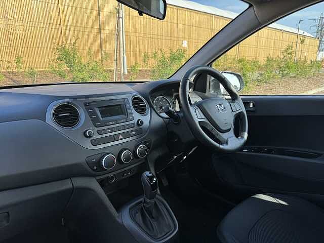 Hyundai i10 1.2 SE 5dr Auto