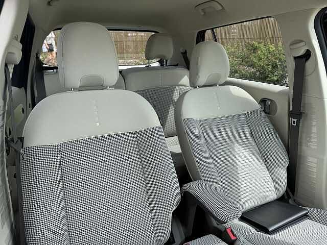 Hyundai INSTER 85kW 02 49kWh 5dr Auto Black