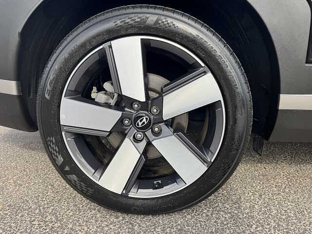 Hyundai SANTA FE 1.6 TGDi Plug-in Hybrid Premium 5dr 4WD Auto Black