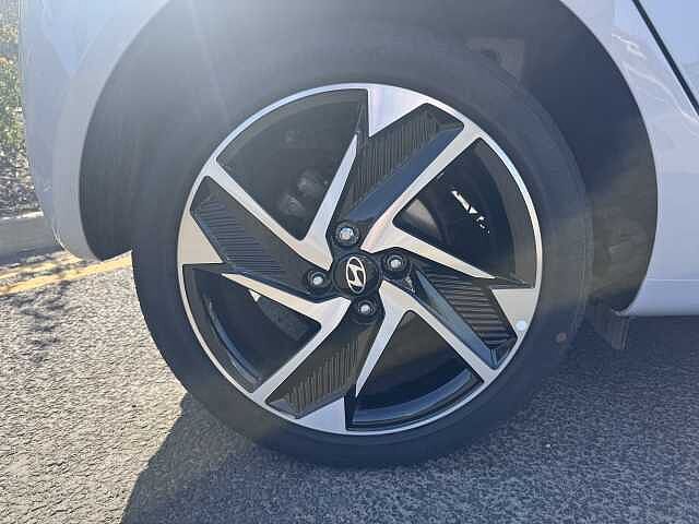Hyundai i10 1.0 [63] Premium 5dr Auto [Nav]