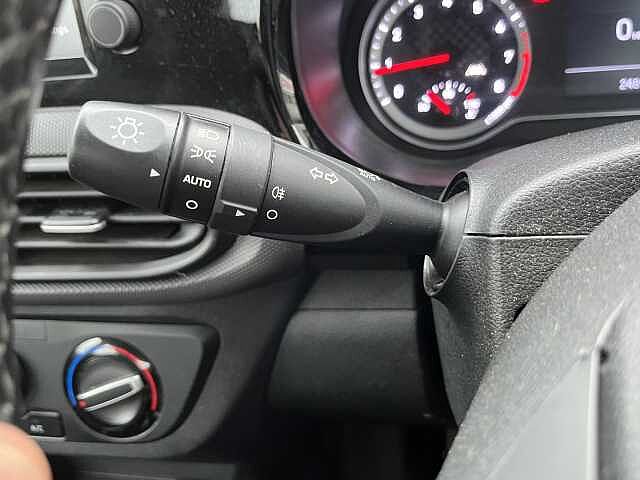 Hyundai I10 1.0 MPi SE Connect 5dr White