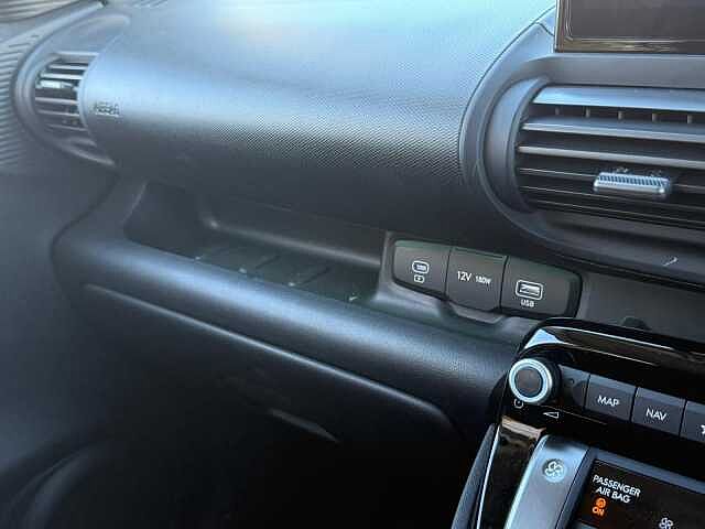 Hyundai INSTER 85kW 02 49kWh 5dr Auto Beige