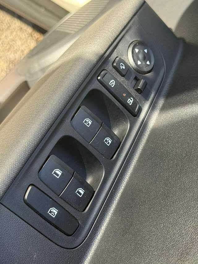 Hyundai INSTER 85kW 02 49kWh 5dr Auto Beige