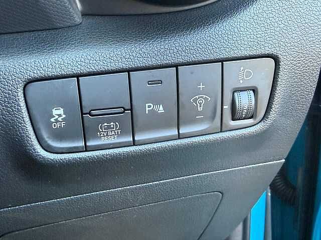 Hyundai KONA 1.6 GDi Hybrid Premium 5dr DCT Blue