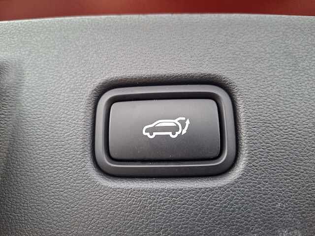 Hyundai TUCSON 1.6T Hybrid N Line 5dr Auto Red