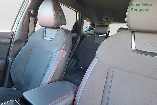 Hyundai TUCSON 1.6T Hybrid N Line 5dr Auto White