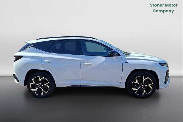 Hyundai TUCSON 1.6T Hybrid N Line 5dr Auto White