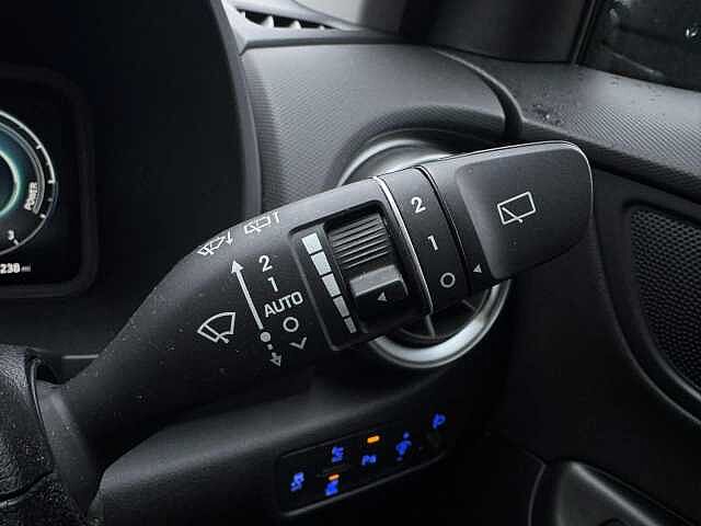 Hyundai KONA 64kWh Ultimate Auto 5dr (10.5kW Charger) Grey