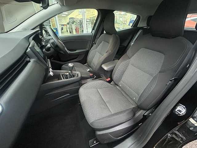 Renault Clio 1.0 TCe Evolution Euro 6 (s/s) 5dr