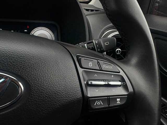 Hyundai KONA 39kWh SE Connect Auto 5dr (10.5kW Charger)