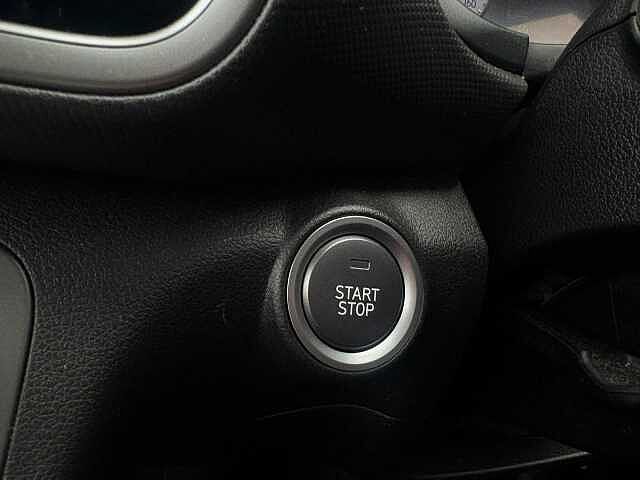 Hyundai KONA 39kWh SE Connect Auto 5dr (10.5kW Charger)