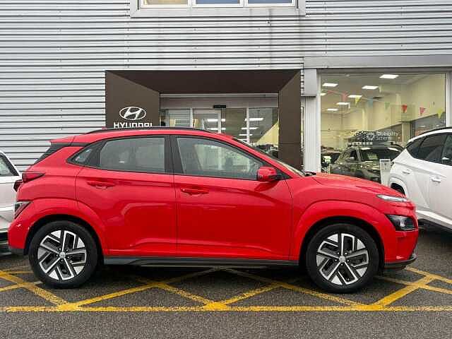 Hyundai KONA 39kWh SE Connect Auto 5dr (10.5kW Charger)