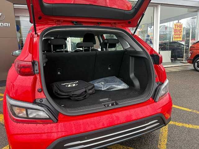 Hyundai KONA 39kWh SE Connect Auto 5dr (10.5kW Charger)