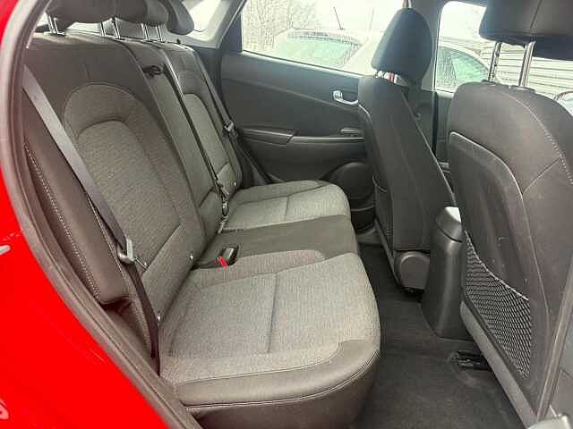 Hyundai KONA 39kWh SE Connect Auto 5dr (10.5kW Charger)