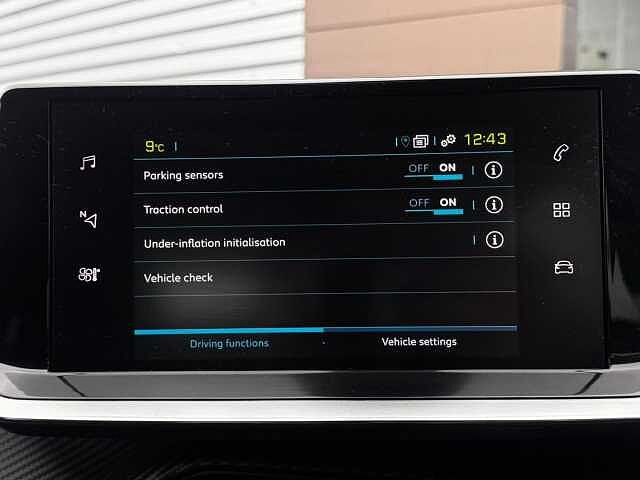 Peugeot E-208 50kWh Allure Premium + Auto 5dr (7.4kW Charger)