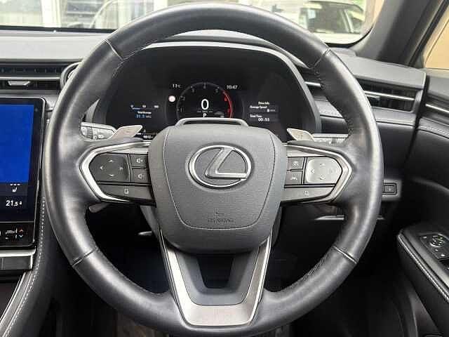 Lexus LBX 1.5 VVT-iE Takumi E-CVT Euro 6 (s/s) 5dr