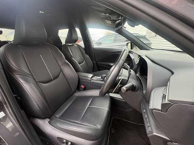 Lexus LBX 1.5 VVT-iE Takumi E-CVT Euro 6 (s/s) 5dr