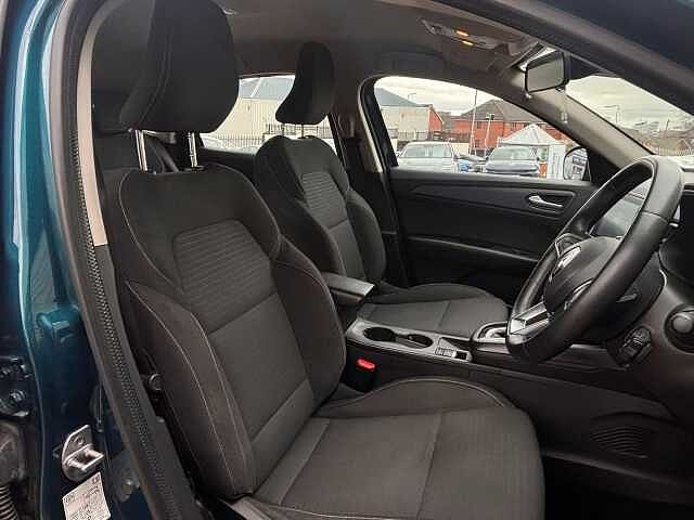 Renault Arkana 1.6 E-TECH Iconic Auto 2WD Euro 6 (s/s) 5dr