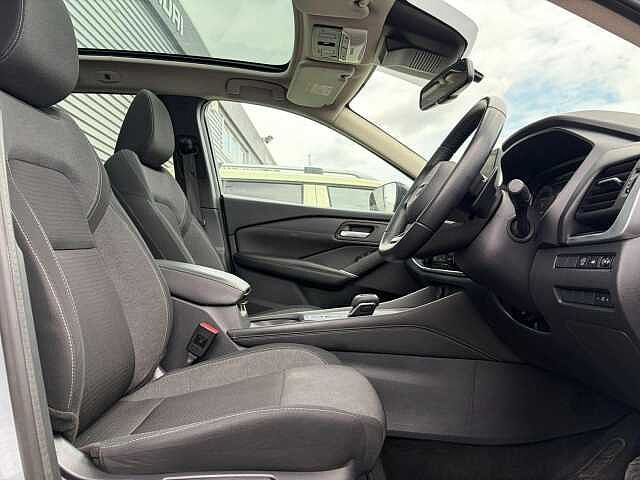 Nissan Qashqai 1.3 DIG-T MHEV N-Connecta XTRON Euro 6 (s/s) 5dr