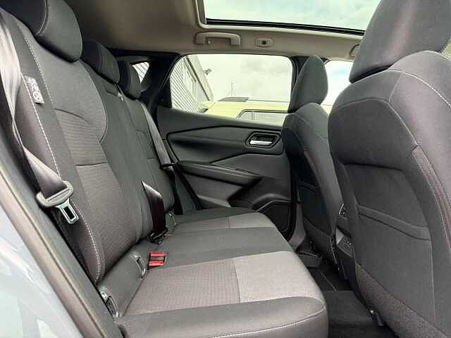 Nissan Qashqai 1.3 DIG-T MHEV N-Connecta XTRON Euro 6 (s/s) 5dr