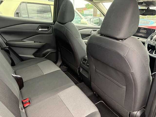 Nissan Qashqai 1.3 DIG-T MHEV N-Connecta XTRON Euro 6 (s/s) 5dr