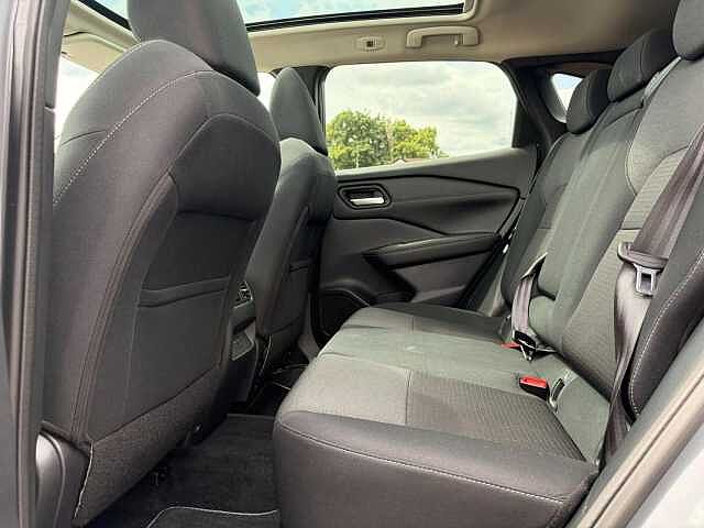 Nissan Qashqai 1.3 DIG-T MHEV N-Connecta XTRON Euro 6 (s/s) 5dr