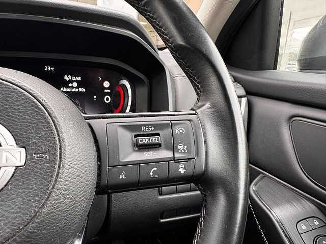 Nissan Qashqai 1.3 DIG-T MHEV N-Connecta Euro 6 (s/s) 5dr