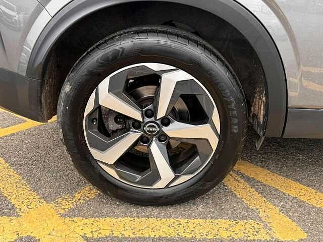 Nissan Qashqai 1.3 DIG-T MHEV N-Connecta Euro 6 (s/s) 5dr
