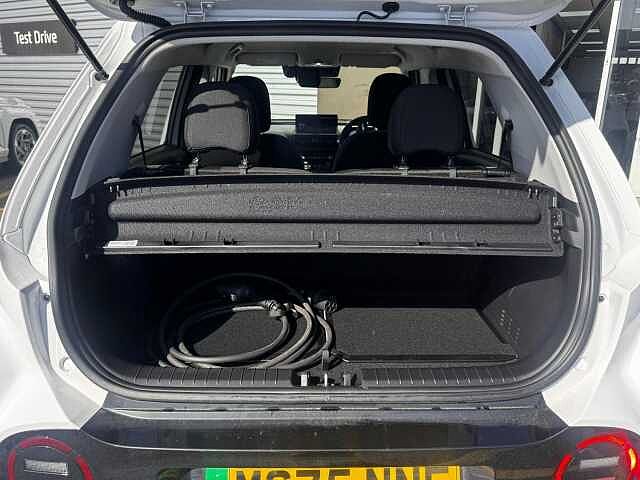 Hyundai INSTER Long Range 49kWh 02 Auto 5dr White
