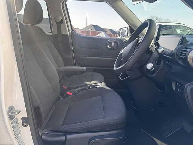 Hyundai INSTER Long Range 49kWh 02 Auto 5dr White