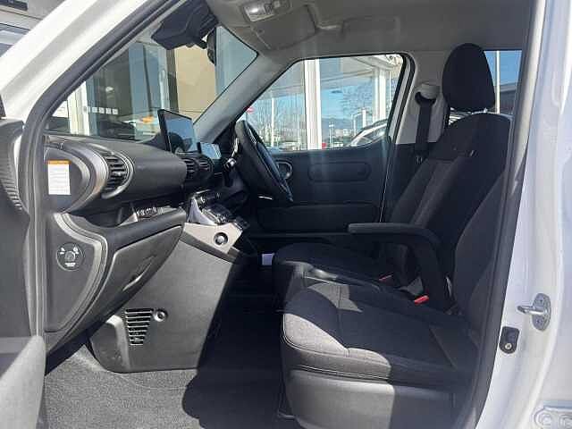 Hyundai INSTER Long Range 49kWh 02 Auto 5dr White