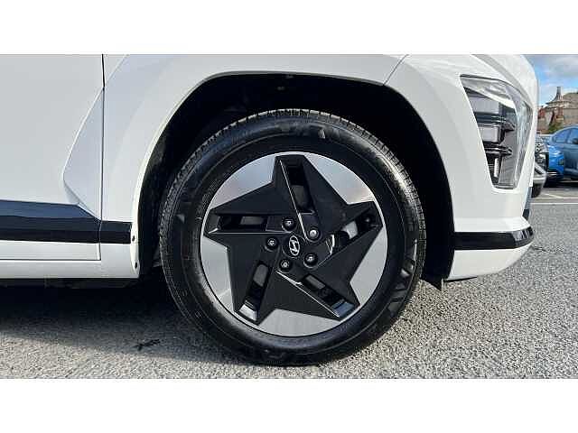 Hyundai KONA KONA 160kW Advance 65kWh 5dr Auto White
