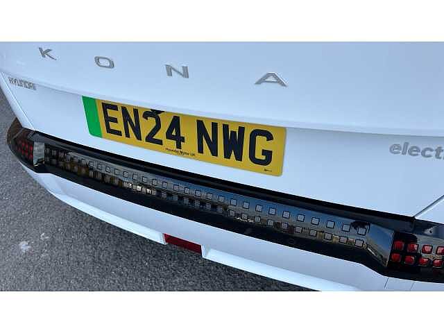 Hyundai KONA KONA 160kW Advance 65kWh 5dr Auto White