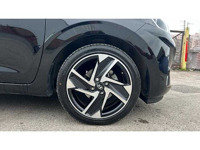 Hyundai i10 I10 1.2 [79] Premium 5dr Auto [Nav]