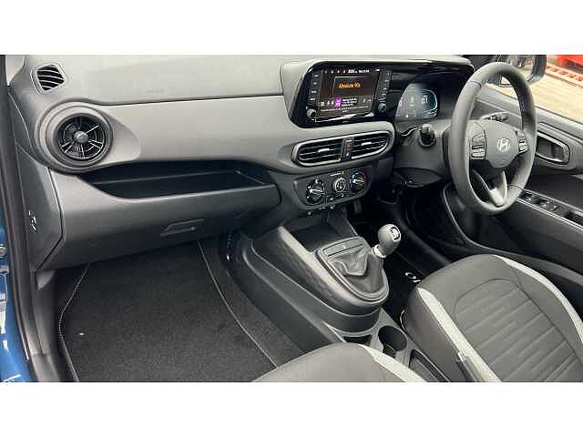Hyundai I10 i10 5Dr HAT 1.0 MPi 63ps Advance NAV Vibrant Blue