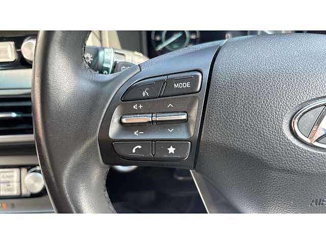Hyundai KONA KONA 100kW SE Connect 39kWh 5dr Auto Red