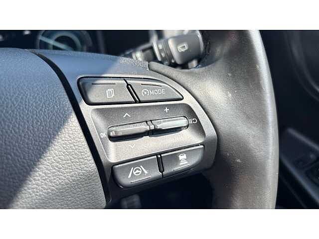 Hyundai KONA KONA 100kW SE Connect 39kWh 5dr Auto Red