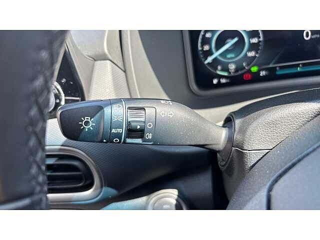 Hyundai KONA KONA 100kW SE Connect 39kWh 5dr Auto Red