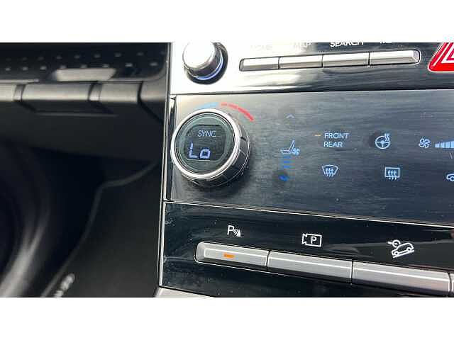 Hyundai SANTA FE SANTA FE 1.6 TGDi Plug-in Hybrid Calligraphy 5dr 4WD Auto Ecotronic Grey