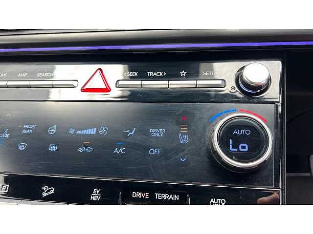 Hyundai SANTA FE SANTA FE 1.6 TGDi Plug-in Hybrid Calligraphy 5dr 4WD Auto Ecotronic Grey