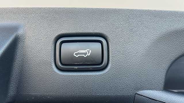 Hyundai TUCSON 1.6T Plug-in Hybrid Ultimate 5dr 4WD Auto Atlas White