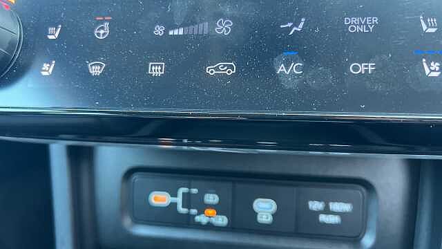 Hyundai TUCSON 1.6T Plug-in Hybrid Ultimate 5dr 4WD Auto Atlas White